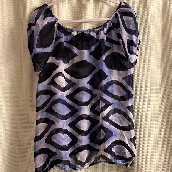 Ladies top - Picture 4 of 5